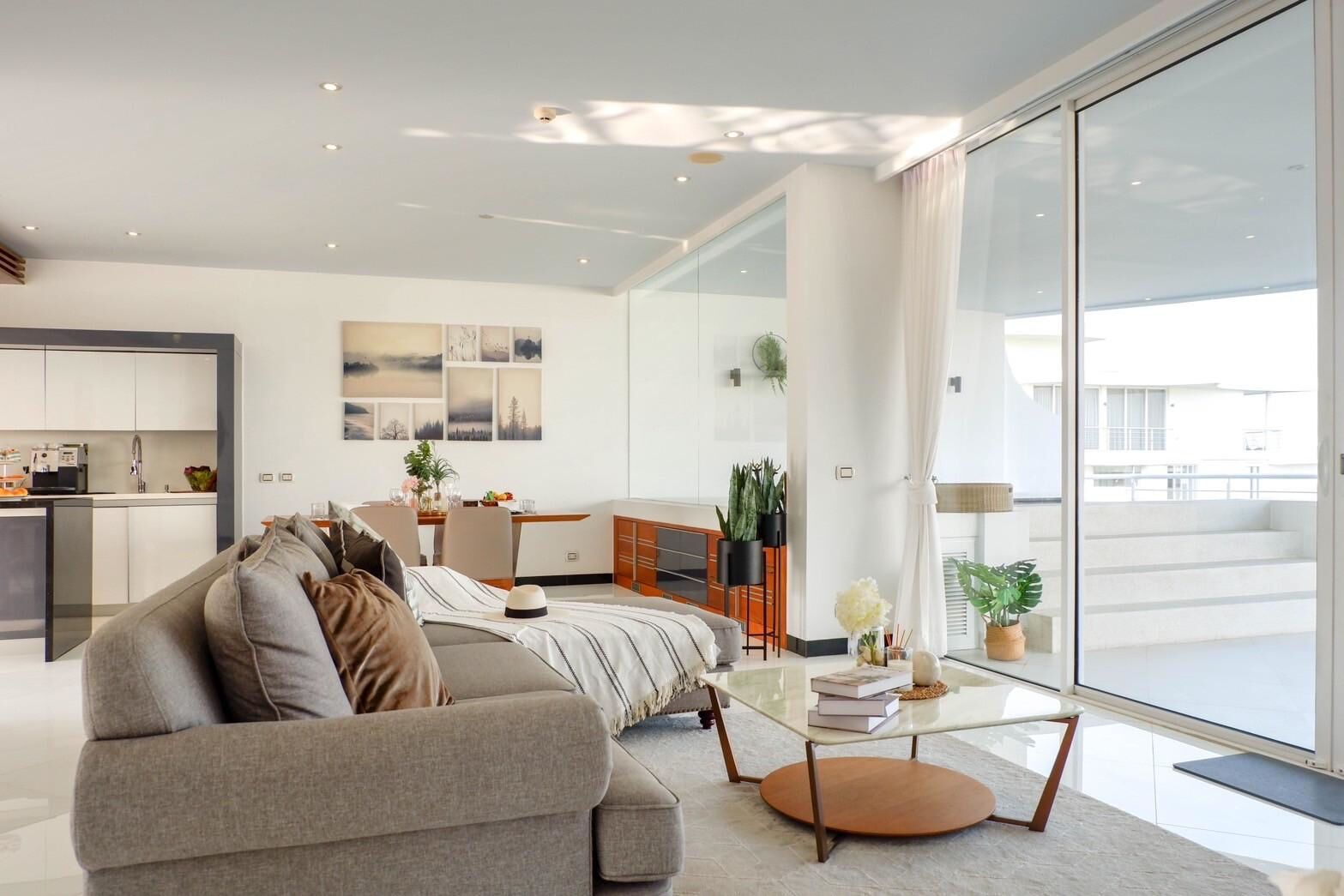 Pure Sunset Beach: Espace ouvert avec couchage et séjour