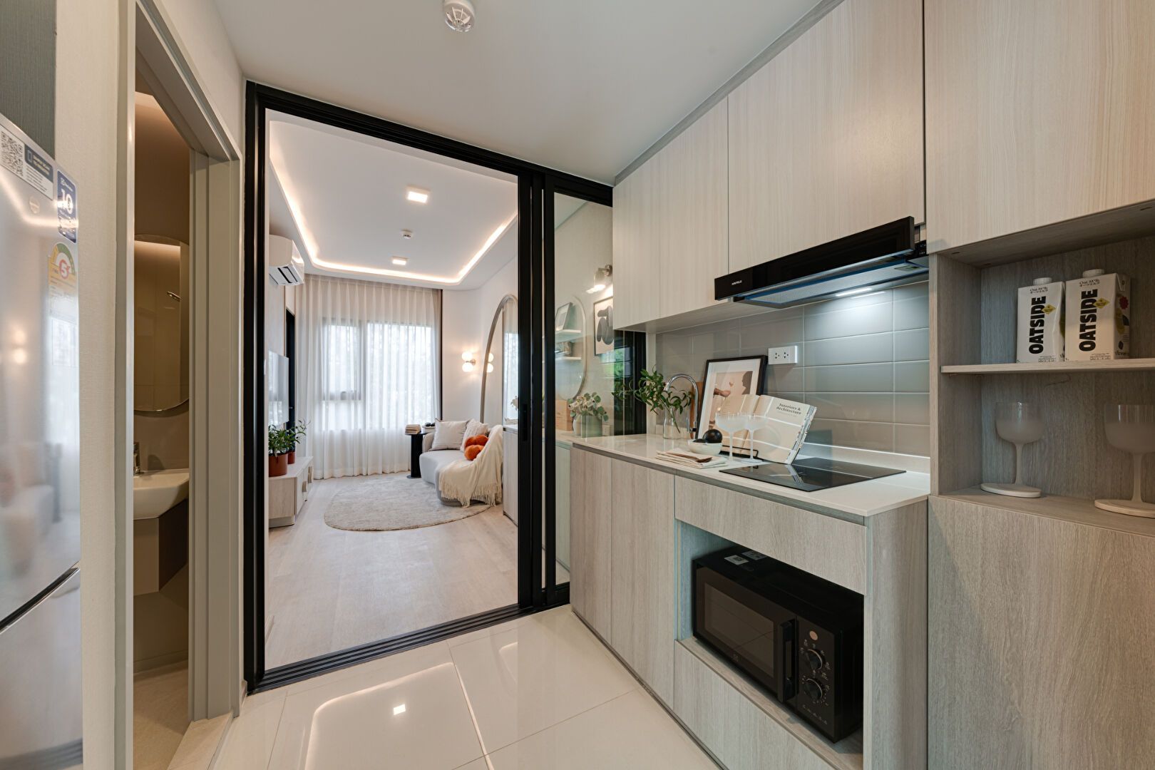 COBE Ratchada-Rama 9: Kitchen and fitted cabinetry
