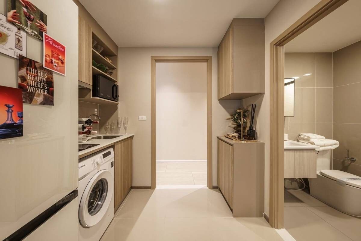 THE BASE Ratchada 19: Kitchen and fitted cabinetry