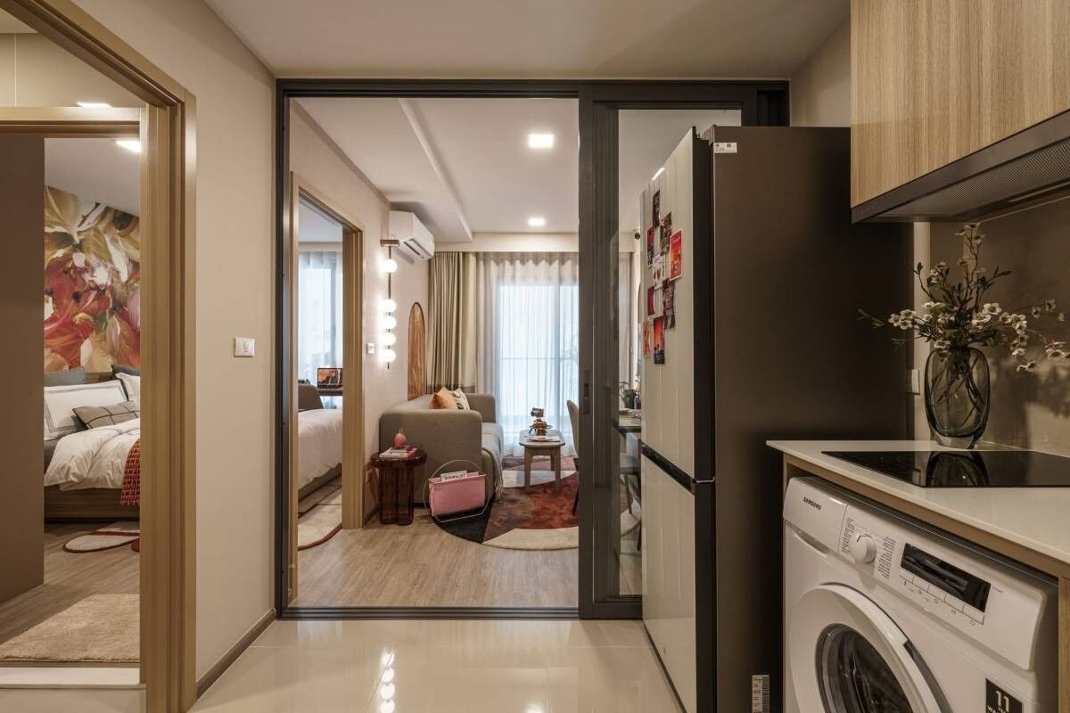 THE BASE Ratchada 19: Kitchen and fitted cabinetry