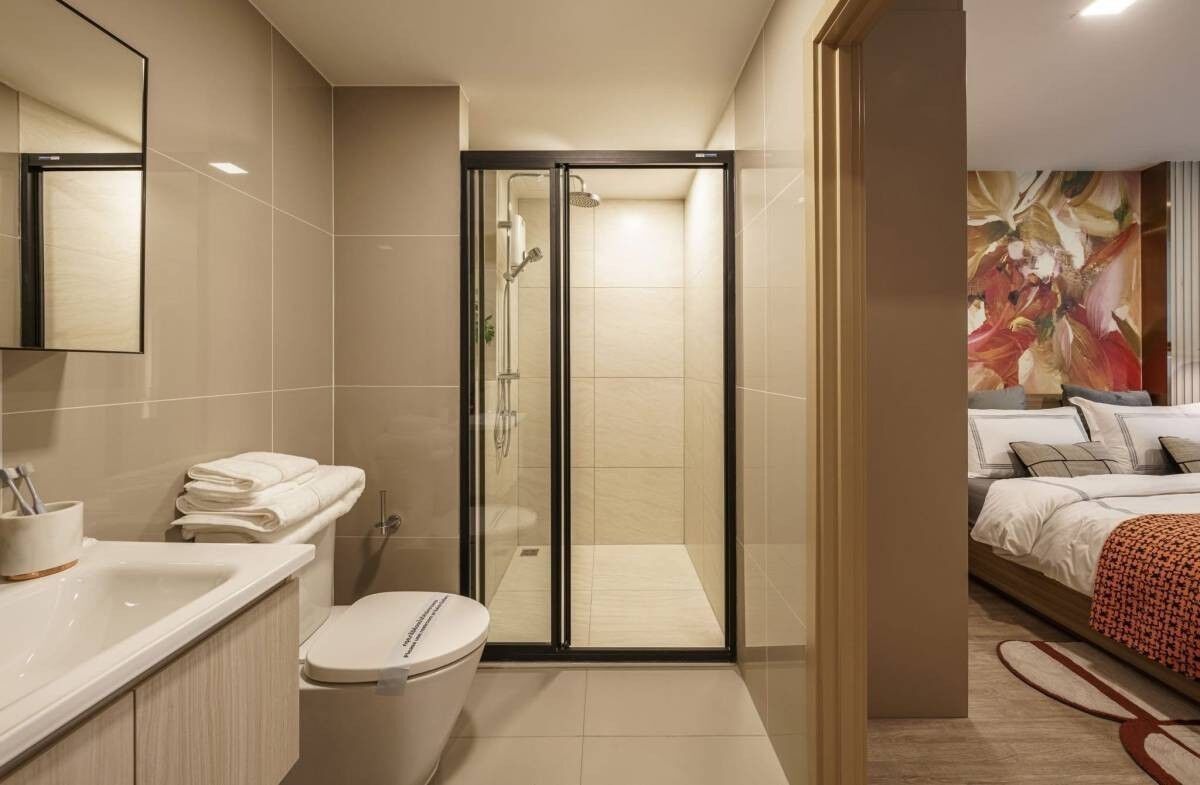 THE BASE Ratchada 19: Bathroom interior