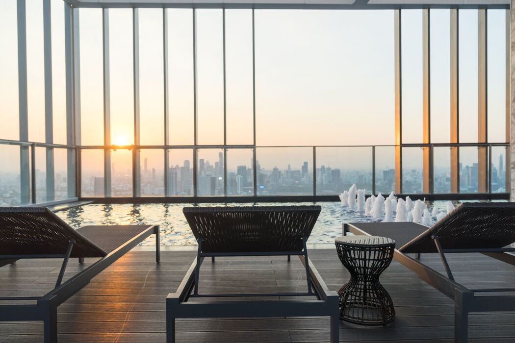 Park Origin Phrom Phong: สระว่ายน้ำและพื้นที่โดยรอบ