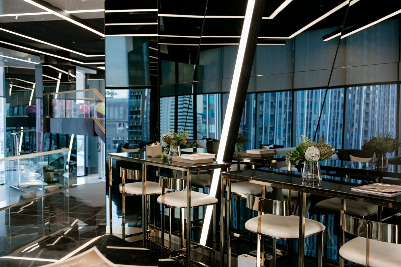 KnightsBridge Space Rama 9: Espace repas