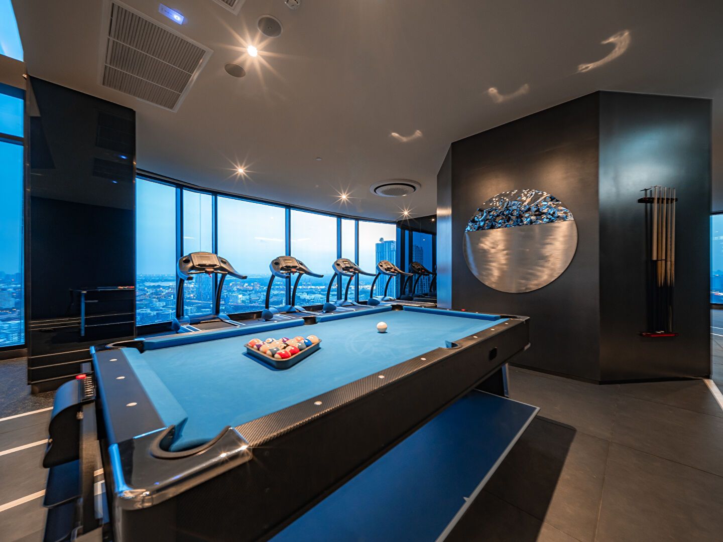 KnightsBridge Space Rama 4: Salle de billard et de loisirs