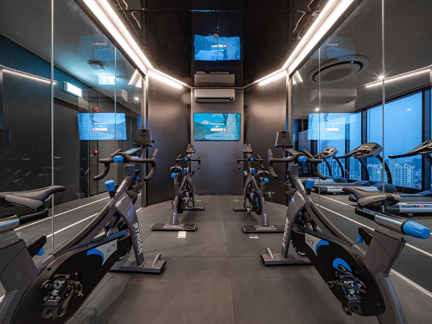 KnightsBridge Space Rama 4: Salle de sport
